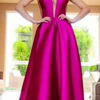 Vestudo das madrinhas combinando com as flore - 2