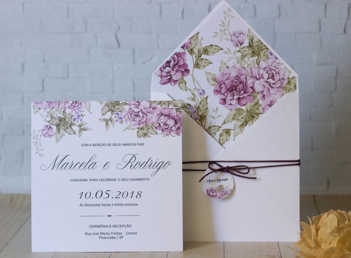 convite e envelope floral