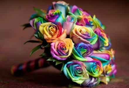 Buquê com rainbow roses
