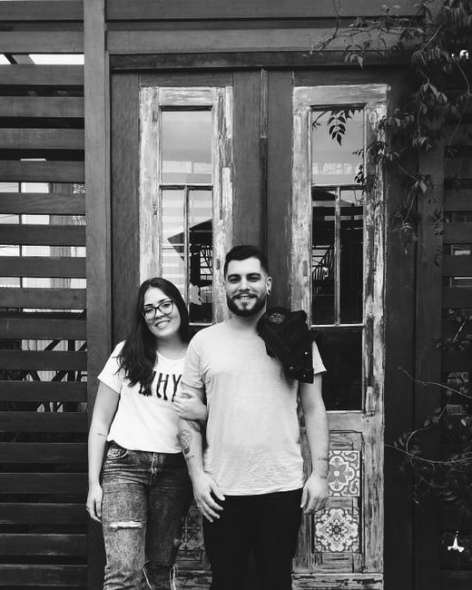 Estes somos nós no dia que fechamos o local do casamento