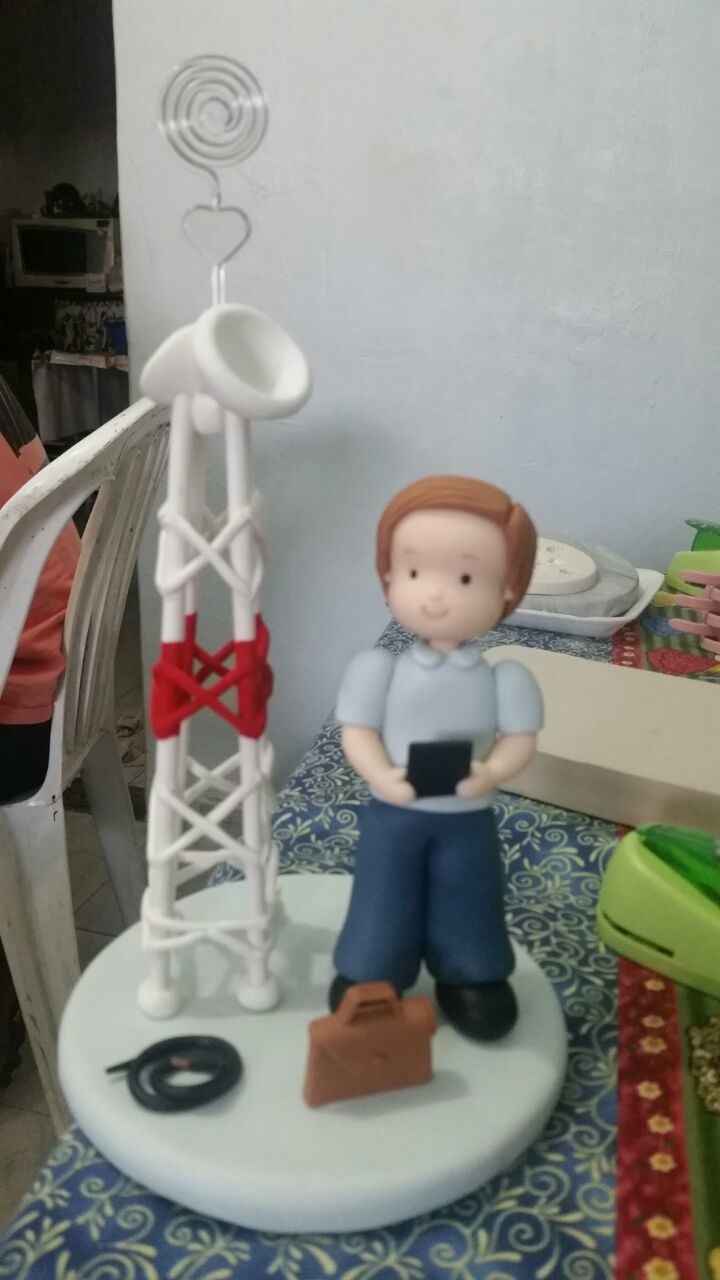 Bonequinho de biscuit 