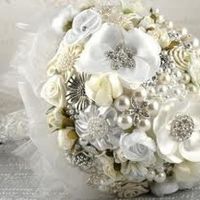 Buquê de Broches e Flores