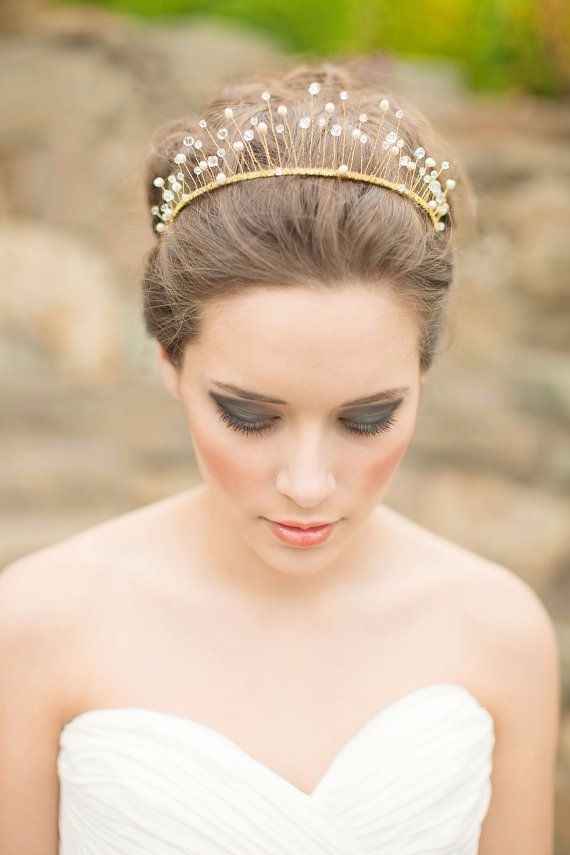 Uma coroa de princesa para enfeitar seus cabelos