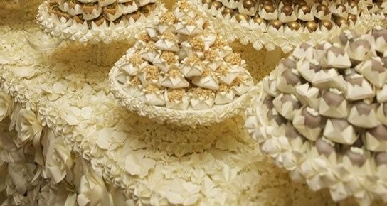 Decoração: Branca com origamis