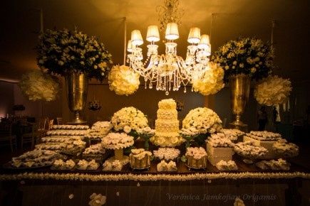 Decoração: Branca com origamis
