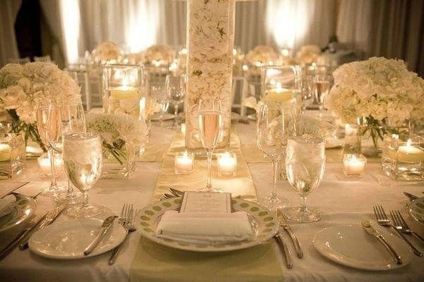 Decoração: Branca com luzes douradas