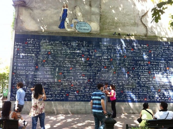 Escreva seus apelidos carinhosos no muro do amor