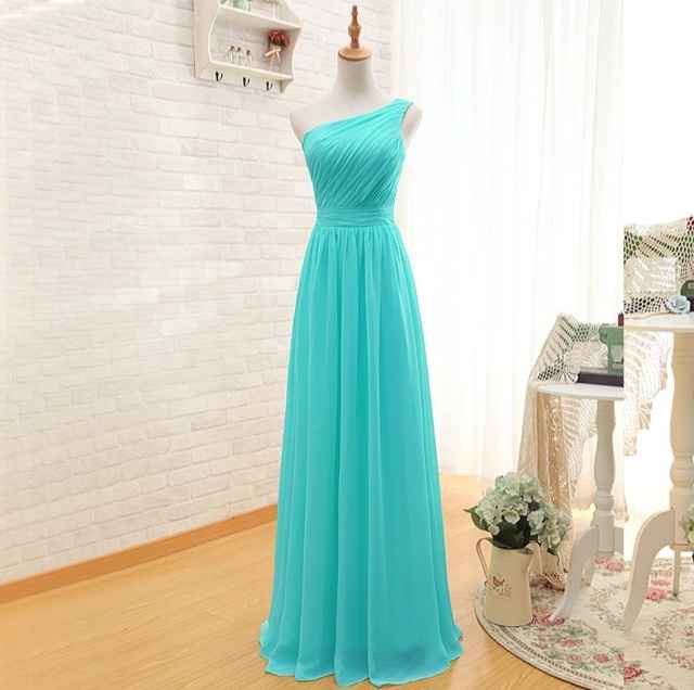 Vestido das madrinhas cor igual ou diferente do buquê? - 2
