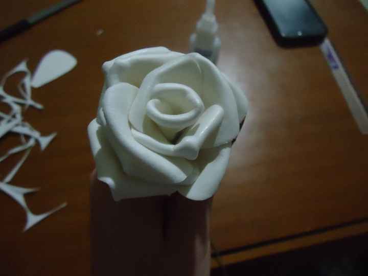 Rosa de E.v.a Diy passo a passo