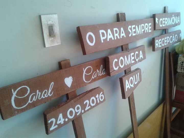 Plaquinhas de madeira DIY - Casamento Carol e Carlos