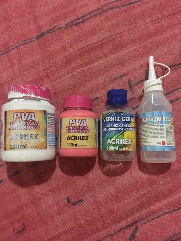 Tintas, verniz e cola de artesanato