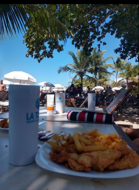 Olá pessoal, alguém tem hotéis ou resort em Porto Seguro que indicam  ! 3