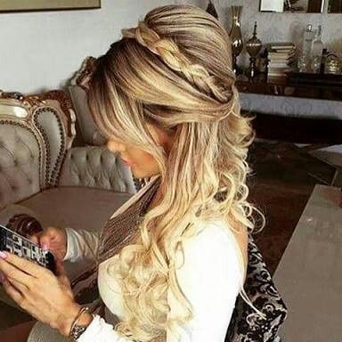Qual penteado usar com vestido sereia? 15