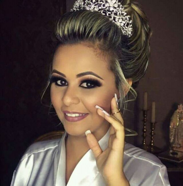 Qual penteado usar com vestido sereia? 17