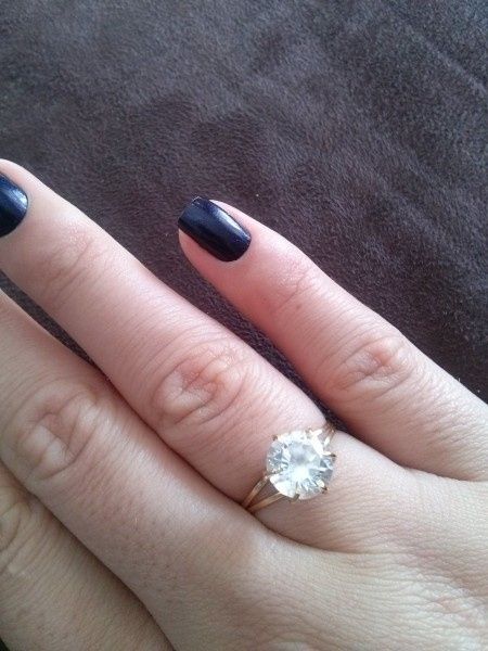 Anel de noivado: usar ou não usar no casamento? - 1