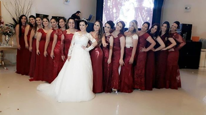 Meu primo casou e fui madrinha amei Marsala no casamento deles 