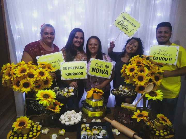 DIREITO NAS FOTOS - Da esquerda para Direita ( Sogra,Eu,Mamis,Tia e Noivo