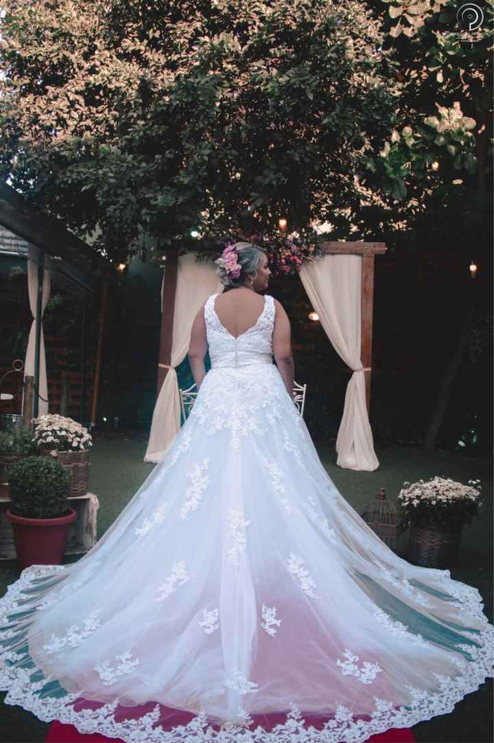 Casamentos reais 2018: o vestido (costas) - 1