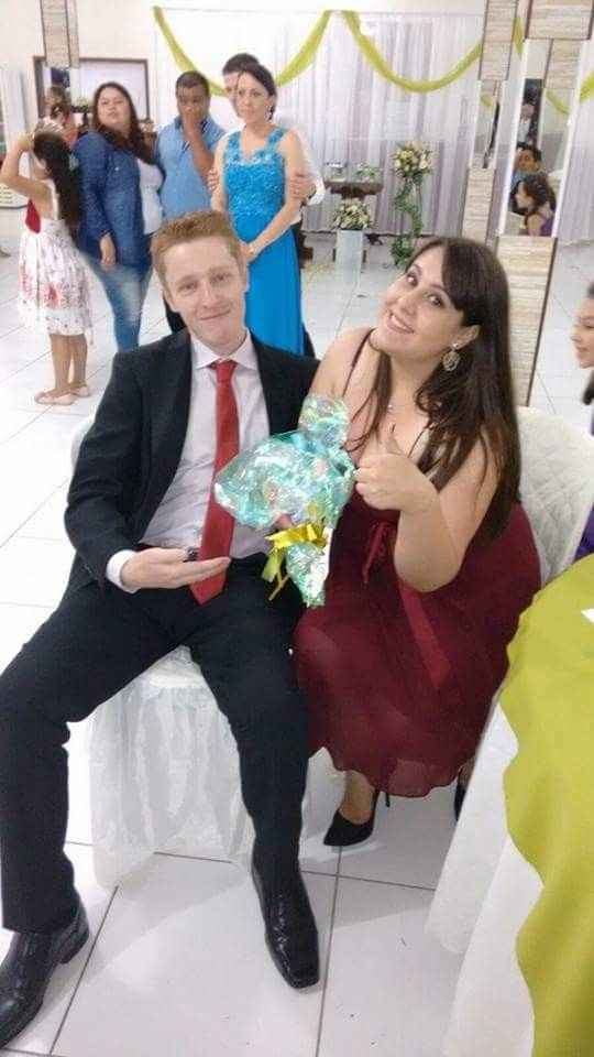 Meu noivo suuuuuper contente haha
