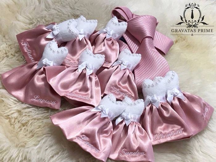 Gravatas e modelos vestidos - 1