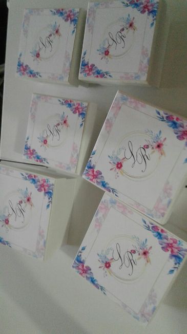 a entrega da caixa convite dos padrinhos - 2