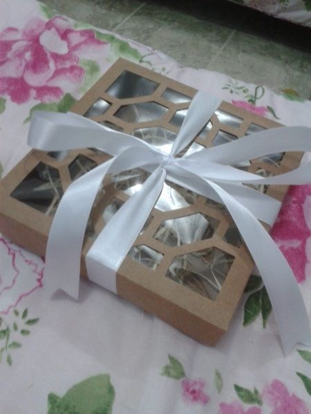 caixinha dos padrinhos com fita de cetim 2
