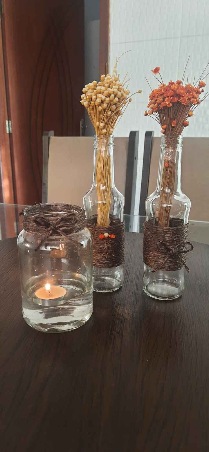 Centro de mesa diy - garrafinhas decoradas e pote com vela - 2