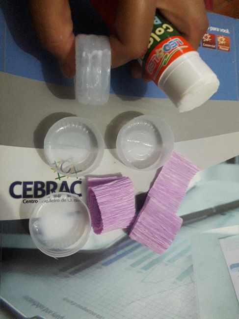 Vasinho de Flores com potinho de Yakult ... 💕 #diy 😍 2