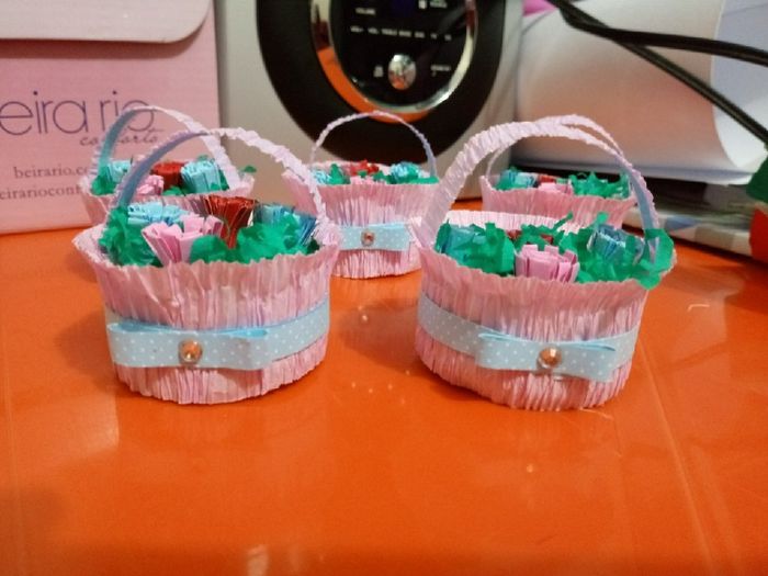 Vasinho de Flores com potinho de Yakult ... 💕 #diy 😍 10