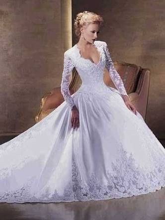 Vestido rendado e de manga cumprida , alguma noivinha com esse gosto? - 1