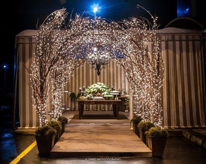 Decoração arco com luzes 