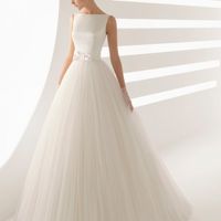 Vestido com saia de tule