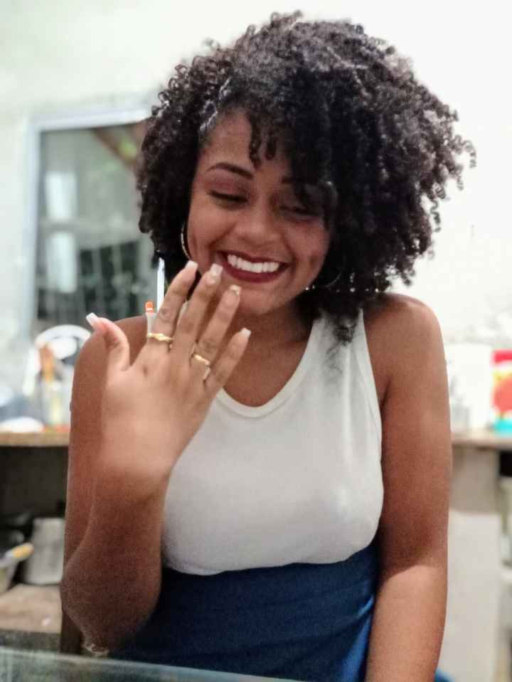 📸 Poste uma foto exibindo o seu anel de noivado ou aliança de casamento - 1
