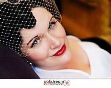 Noiva de batom vermelho