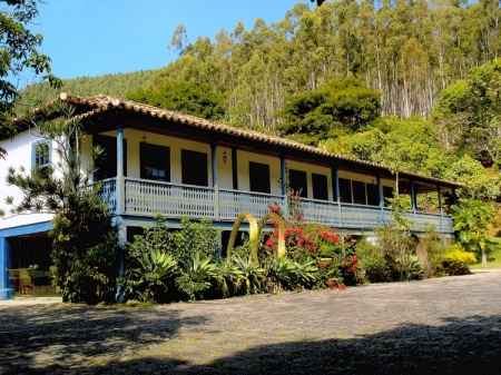 Lua de mel no campo