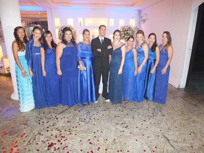 Noivo e madrinhas