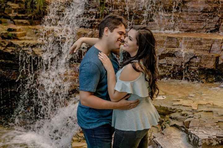 Um casal apaixonado e um lugar encantador. Não tem coisa melhor.