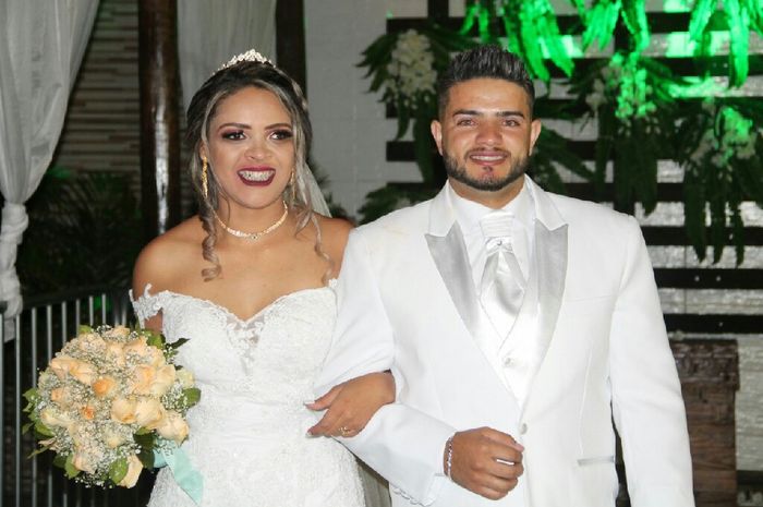 e agora ? Meu noivo quer casar de branco 🙈 1