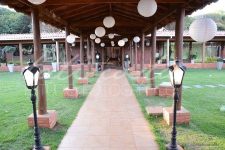 o corredor antes da entrada da capela