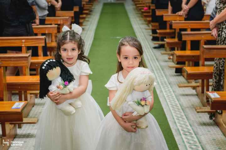 Minhas daminhas lindas (a da esquerda é minha prima e a da direita é minha sobrinha/afilhada)