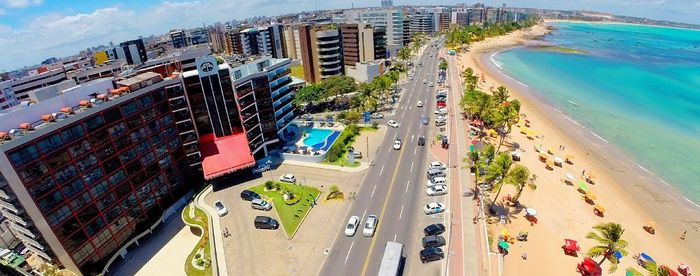 Hotel e Praia de Ponta Verde