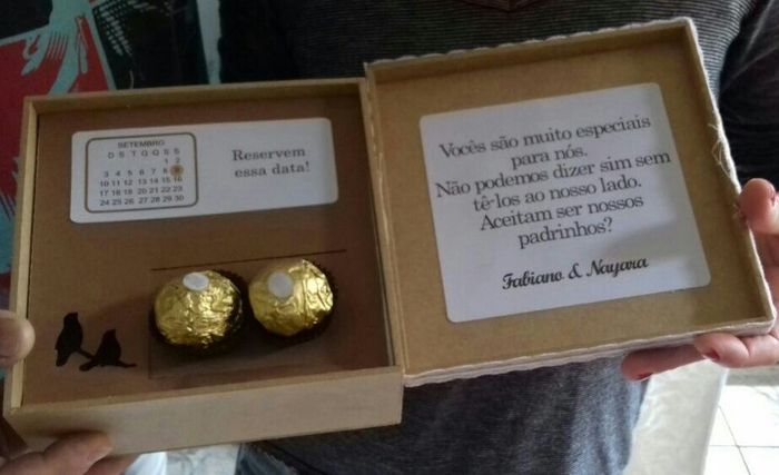 Interior da caixa feita em papel Opaline 300Gr para o porta bombom 