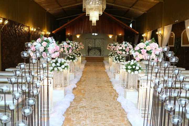 Entrada Capela Cascata de velas super linda 