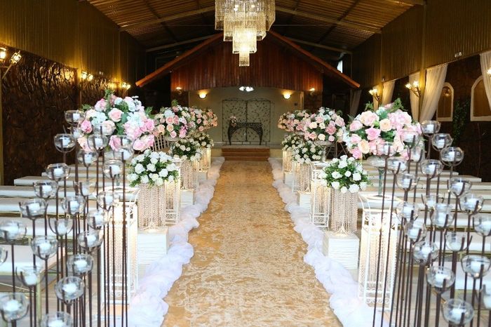 Entrada Capela Cascata de velas super linda 