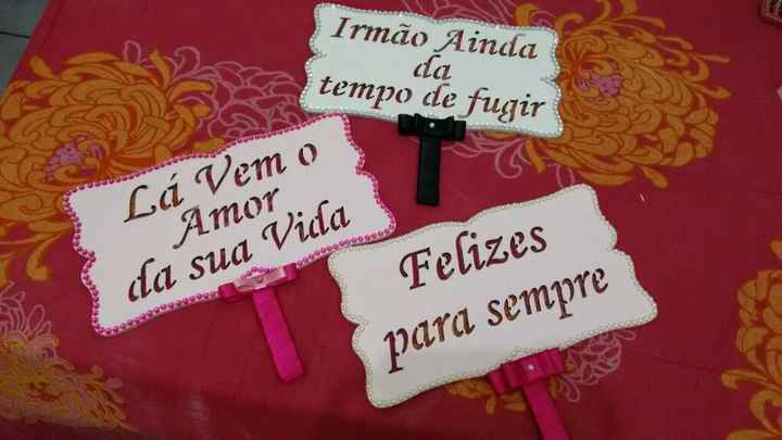 Plaquinhas para noivinha e pajem *-* - 2