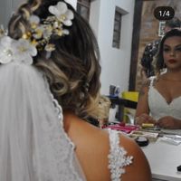 Uma trança e uns cachos que caíram bastante depois rs