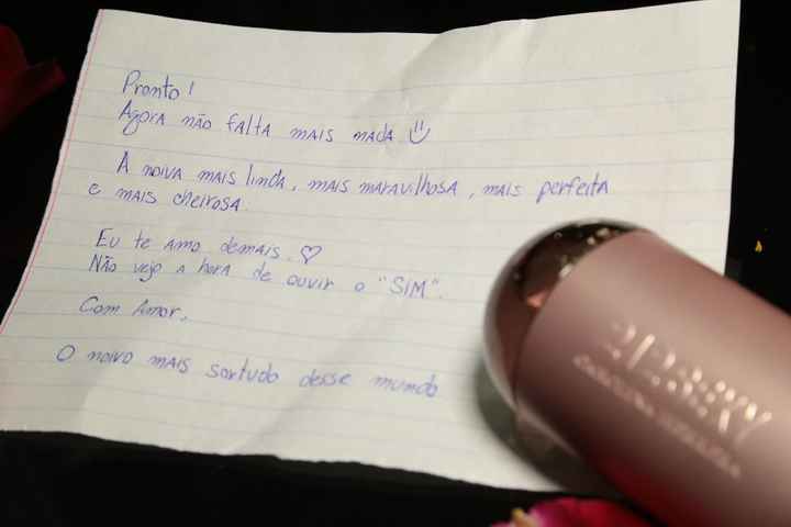 Presentinho do marido lindo na noite anterior ao casamento... Com direito a uma cartinha improvisada