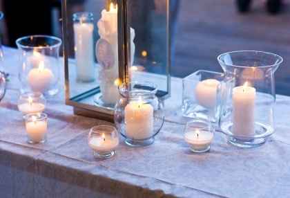 Aquários de vidro com velas