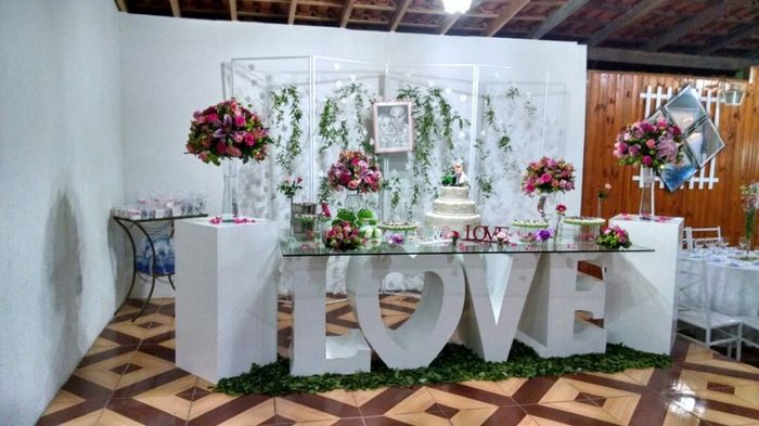 Mesa do Bolo Love (UMA GRAÇA)
