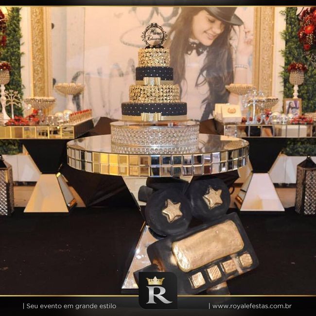 decoração preto e dourado 